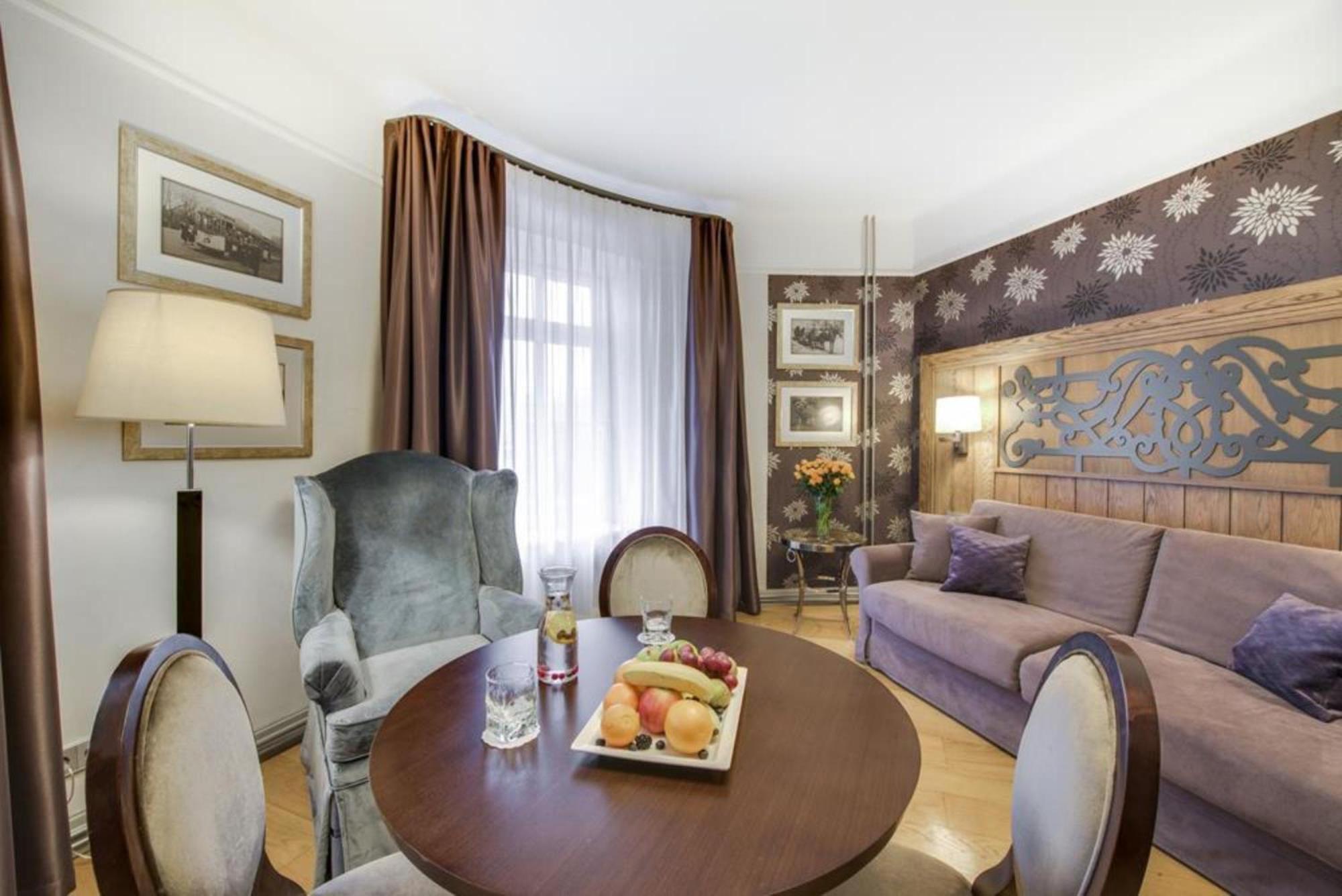 Hotelli Eurostars Metropole 4*